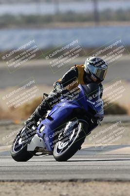 media/Nov-16-2025-Race Pace (Sun) [[8c5fa54630]]/Non Verified Riders (1st 20 Minutes)/1-Turn 14 (10am)/